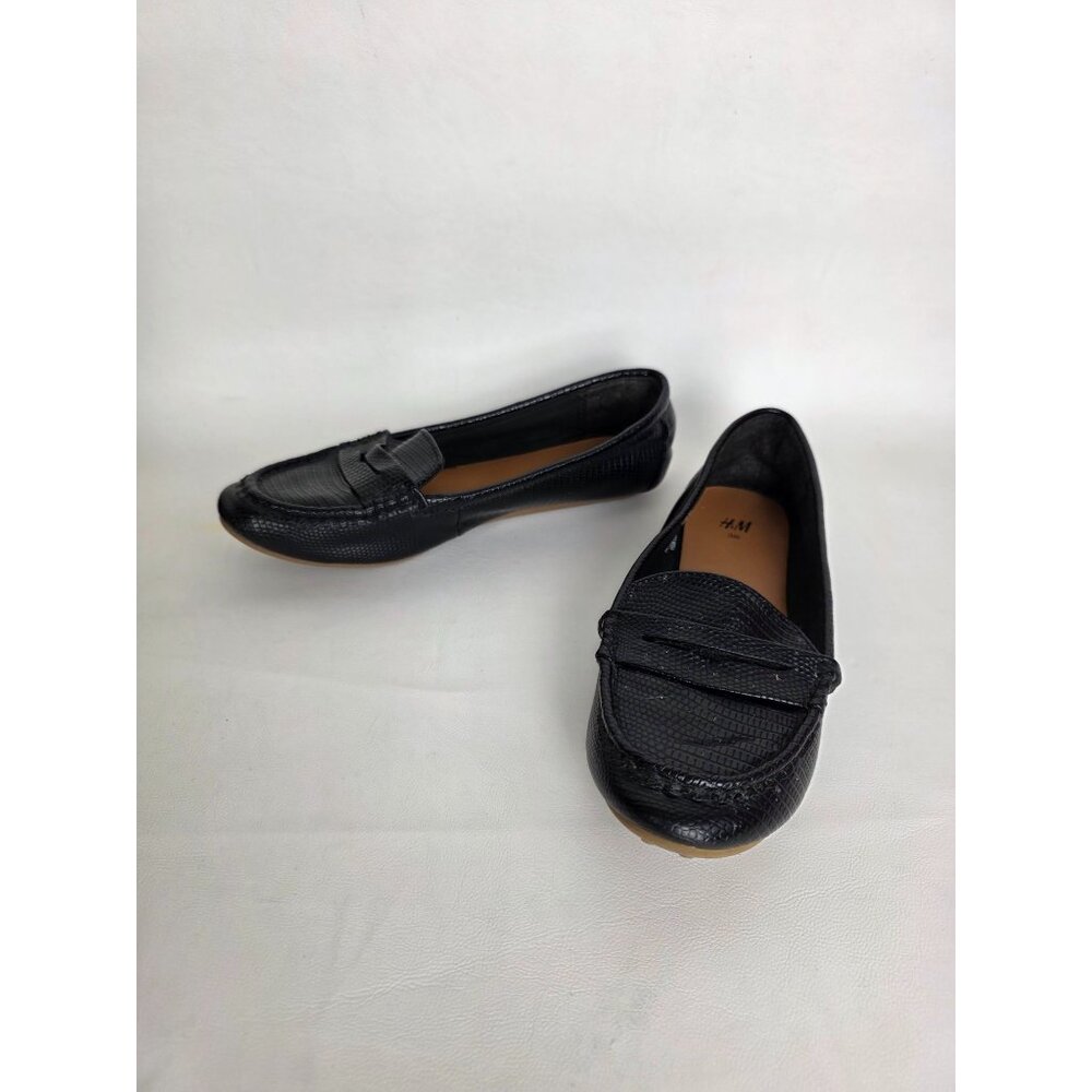 H&M Womens Black Faux Leather Loafers Shoes Size 5.5 Croc Snake Texture Print